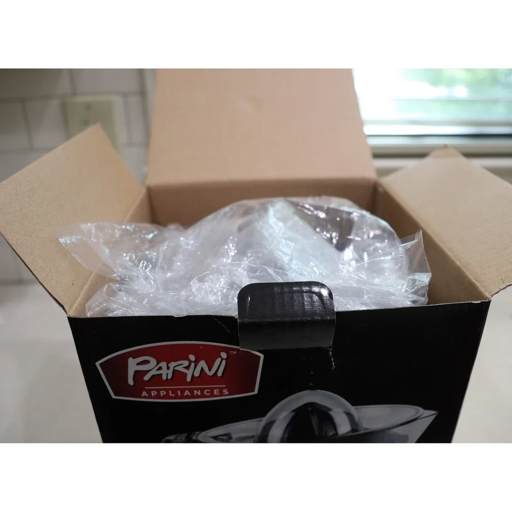 Parini Appliances 34 Ounce Electric Citrus Juicer Black Two Cone Sizes NEW